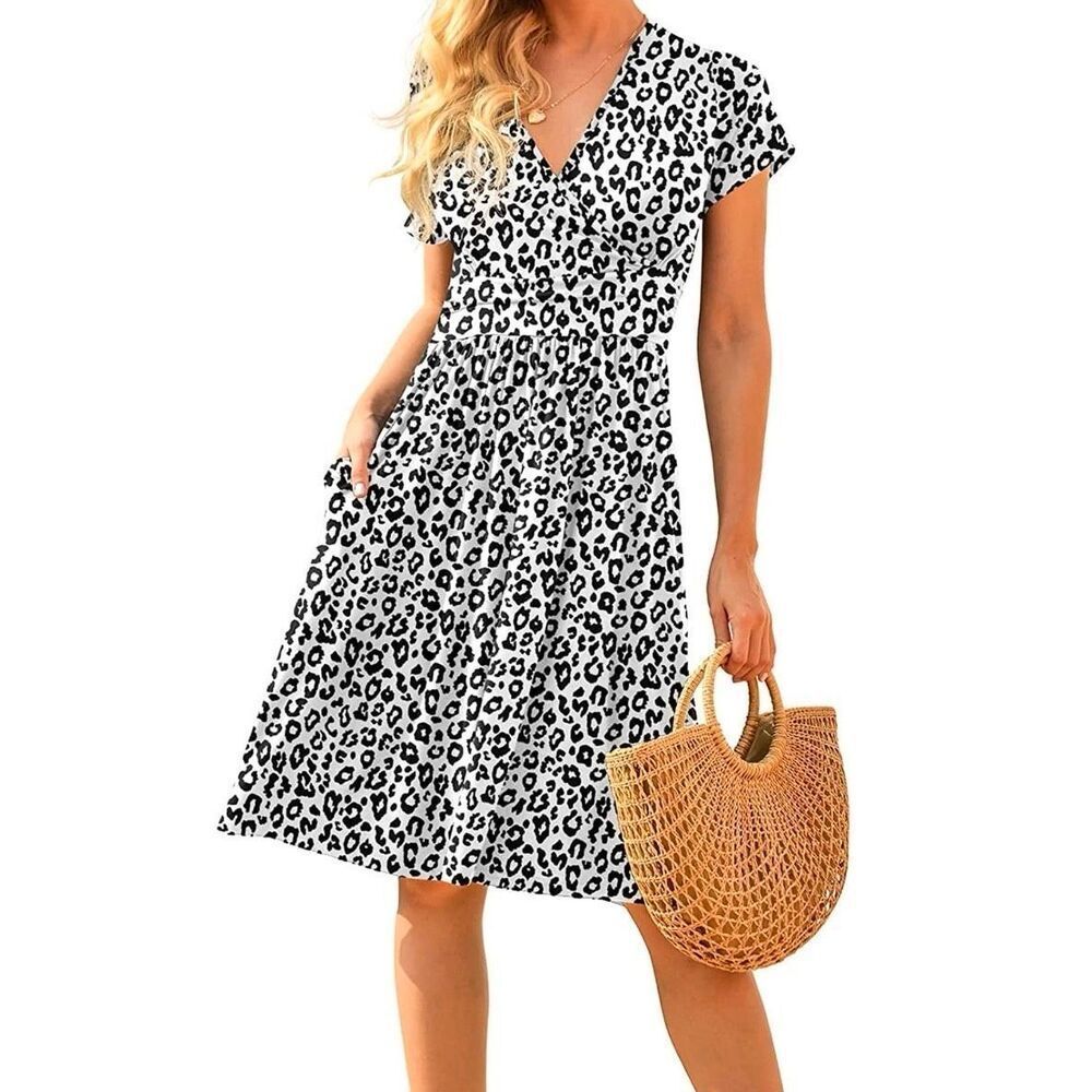 Lil Better Women’s Black & White Cheetah Short Sleeve Dress Sz Med NEW